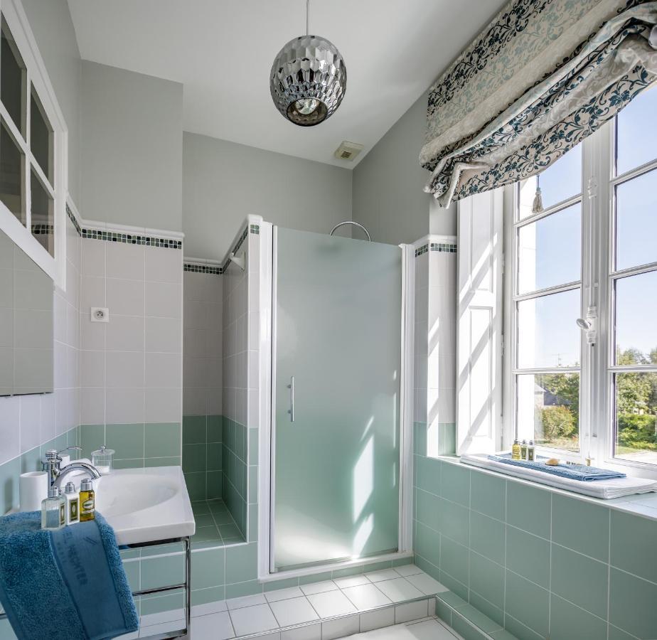 Manoir De Bel Ebat Hotel Crossac ภายนอก รูปภาพ