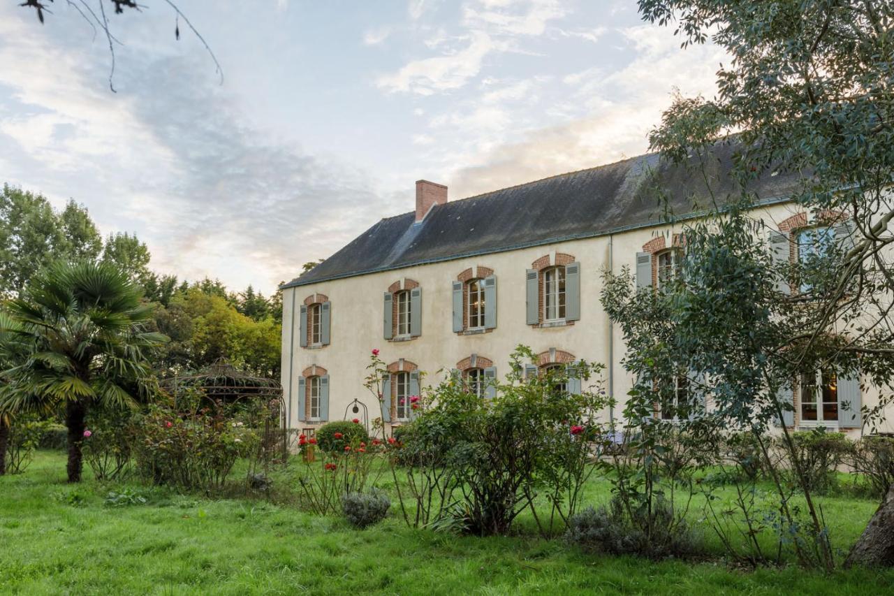 Manoir De Bel Ebat Hotel Crossac ภายนอก รูปภาพ